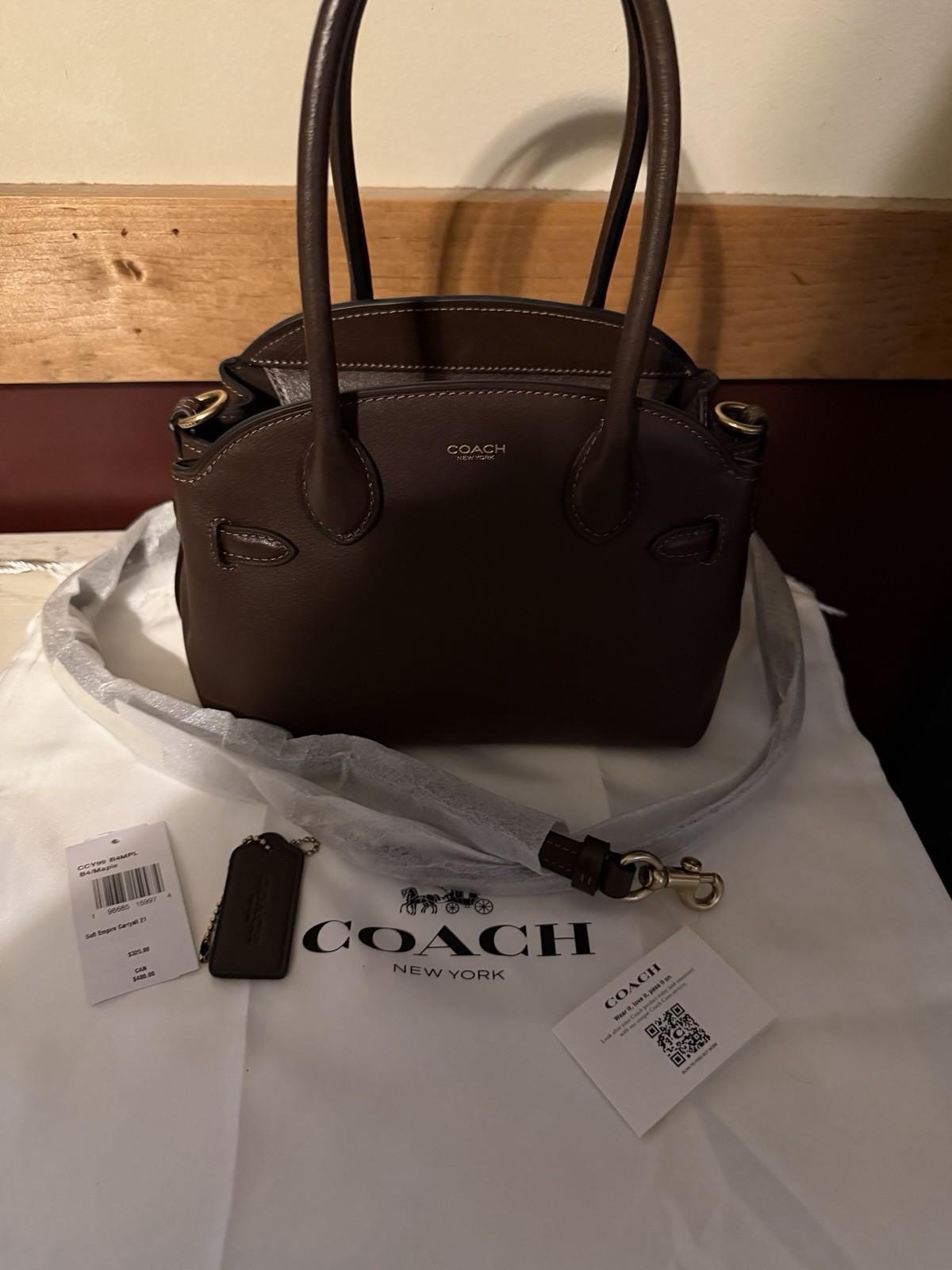 Coach Empire Carryall 21 in Maple