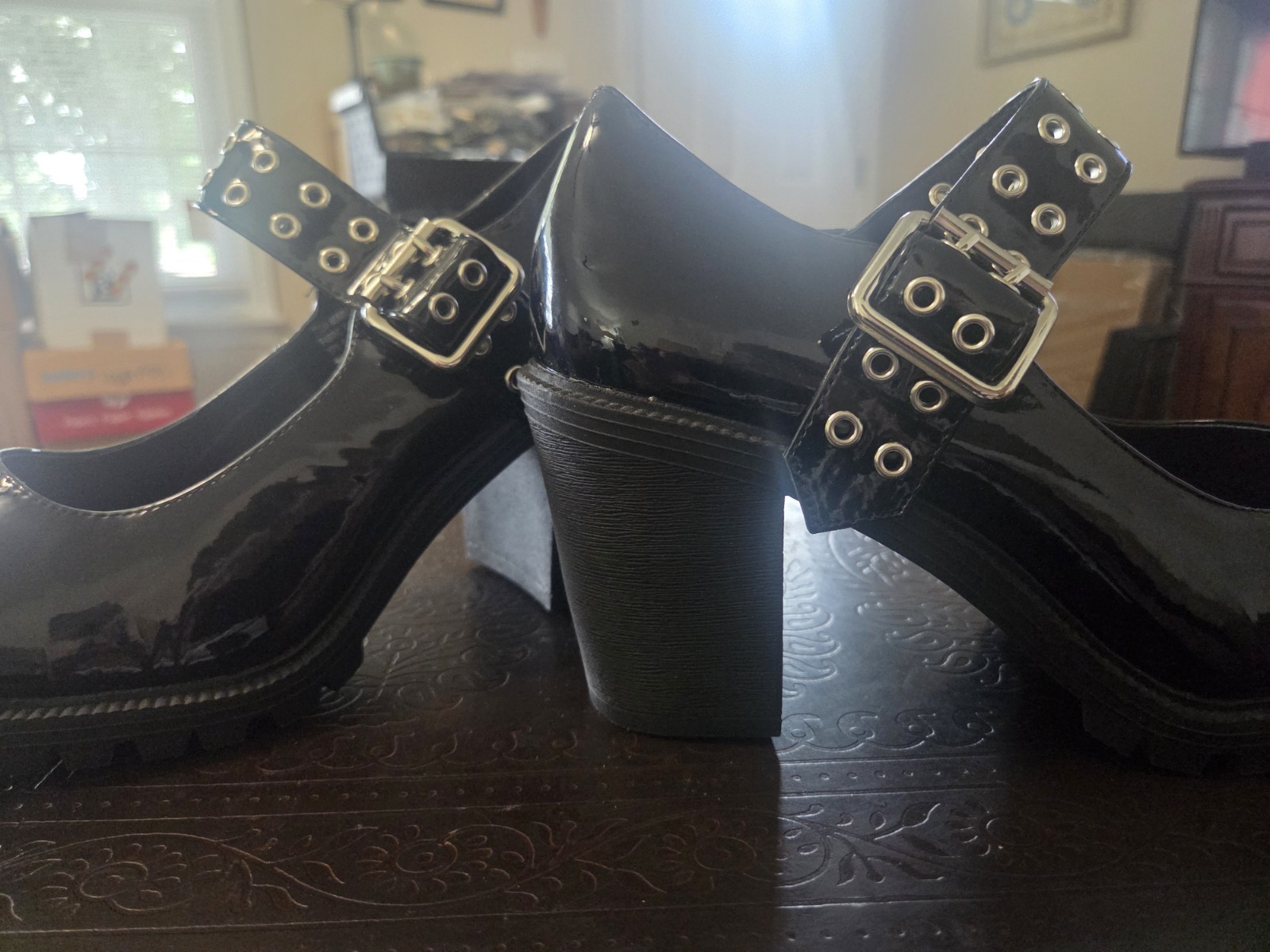 TORRID WOMENS PATENT LEATHER SHOES SIZE 10.5 WIDE