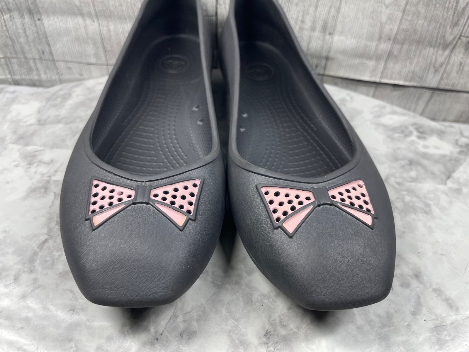 Crocs Lenora Ballet Flats Women 9M Bow Rubber Shoes Black Pink Slip On Loafers