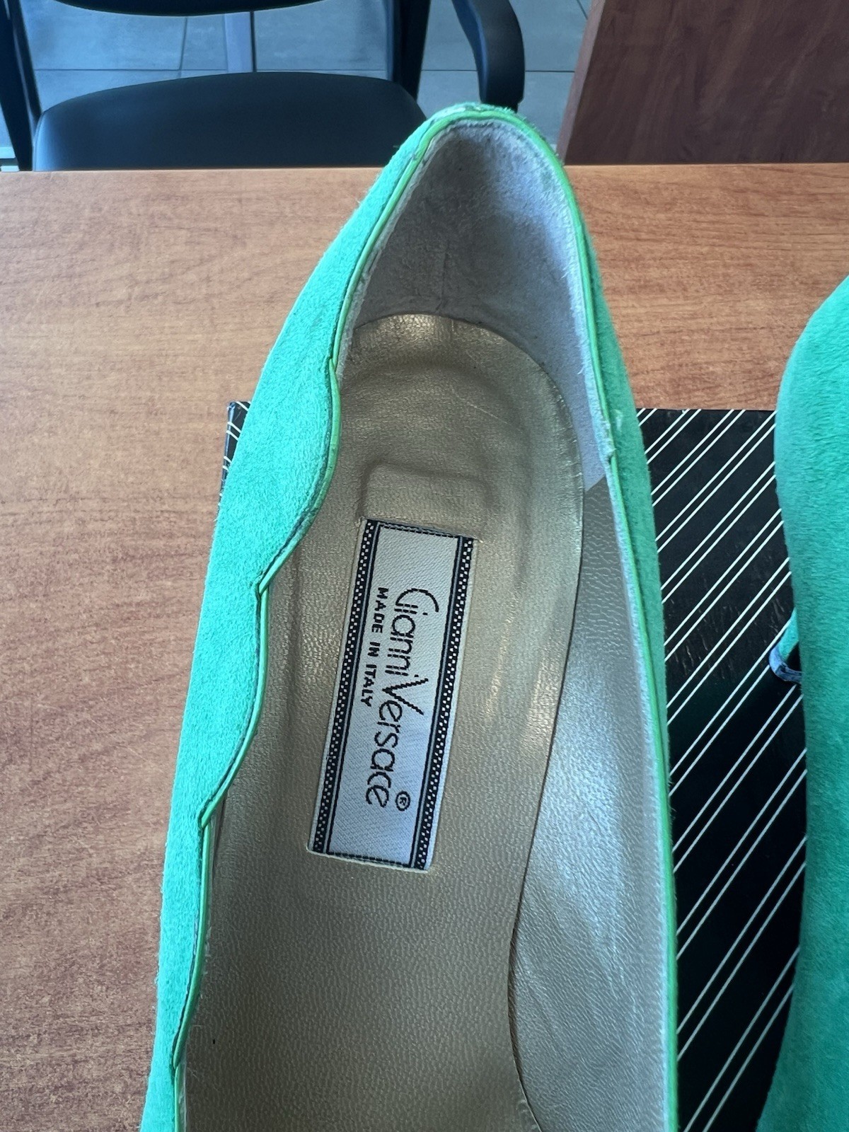 Gianni Versace Green Suede Scalloped Pointed Toe Slip-On Pumps Heels EU 37