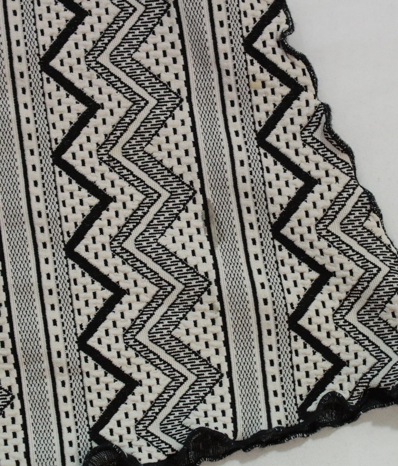 Haystacks Women’s Tribal Print Jacquard Knit Bias Skirt AC2 Beige/Black Medium