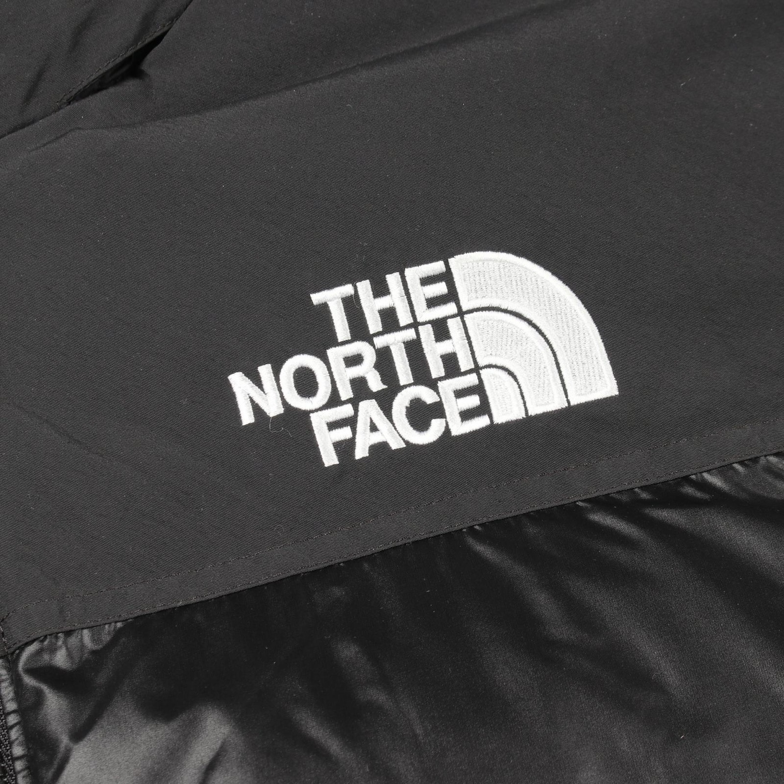 THE NORTH FACE WHITE LABEL NUPTSE ON BALL Polyester Jacket – DUTY FREE