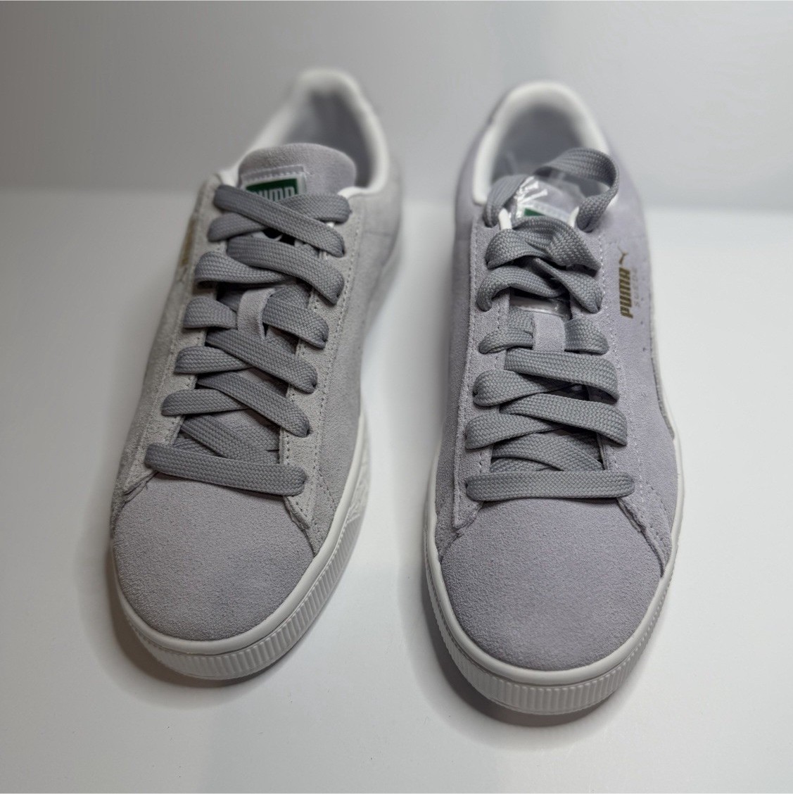 PUMA Suede unisex’s Low Top Lace-Up Suede Sneakers Gray/White Rubber Sole