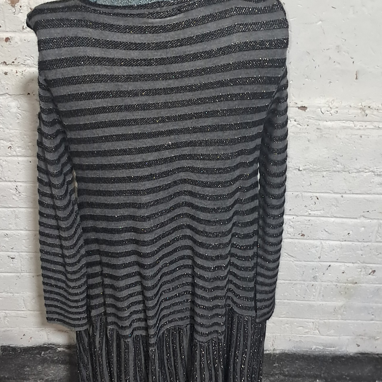 Alembika Gray Black Striped Sweater Dress Women’s Pleated Knit Scoop Neck 2