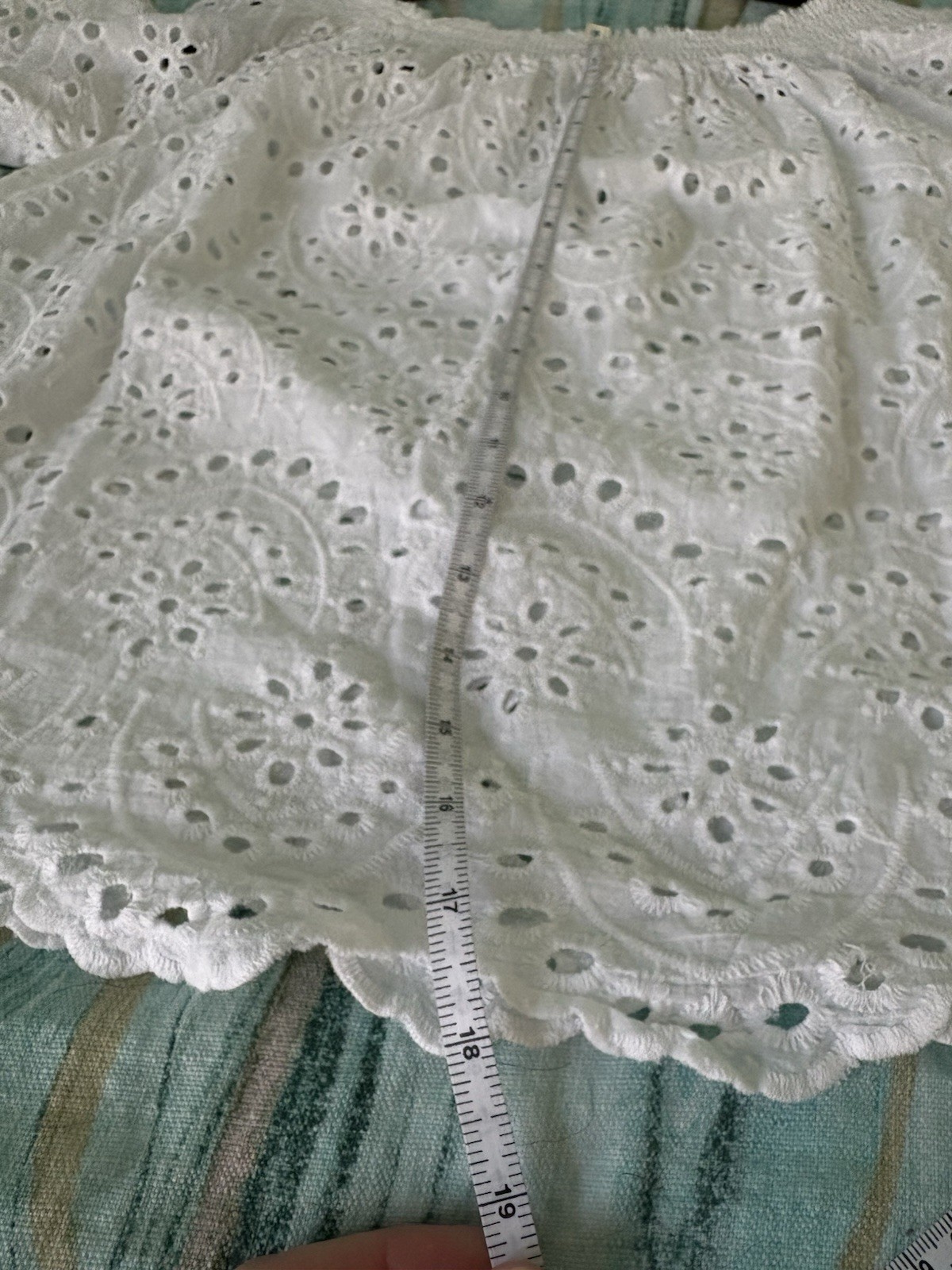 Women’s White Solid Eyelet Off-the-Shoulder Peasant Blouse 3/4 Sleeve M