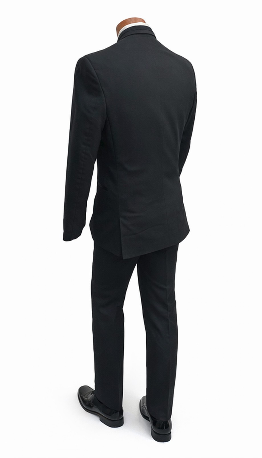 David Tutera Black Celebration Tuxedo – Modern Fit Jacket & Flat-Front Pants