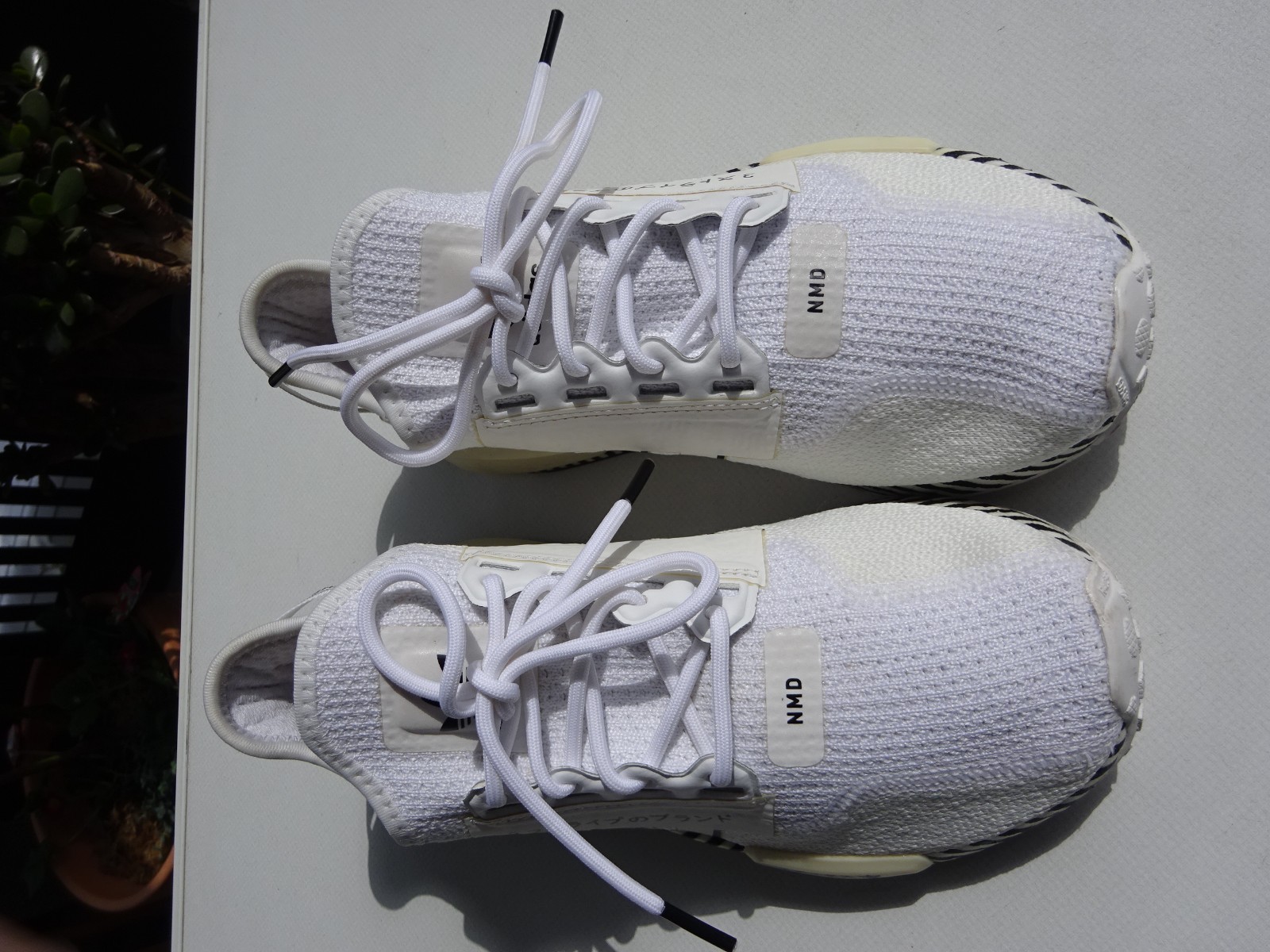 Adidas FY2108 NMD R1 V2 Dazzle Pack Cloud White trainers size 37 1/3 (UK4.5) for new
