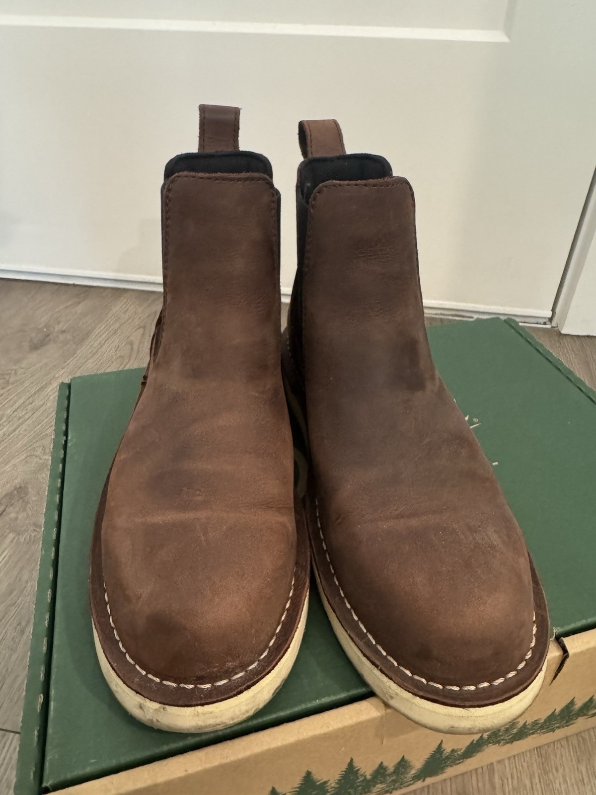 Danner Bull Run Chelsea 6″ Soft Toe Boot Men, Brown, Size 8 D