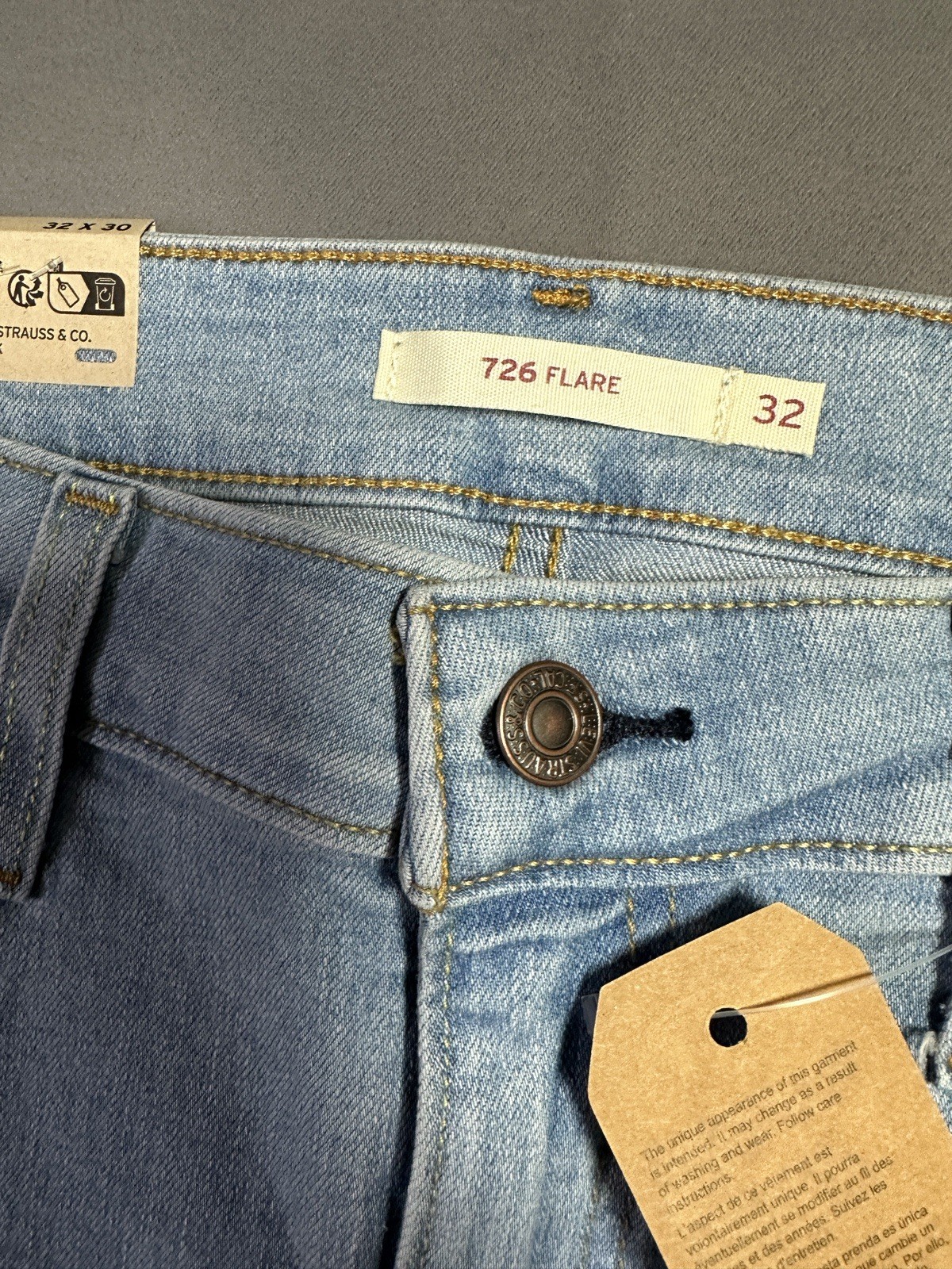 New Levi’s 726 High Rise Flare Women’s Jeans Different Route – Light Wash 32×30