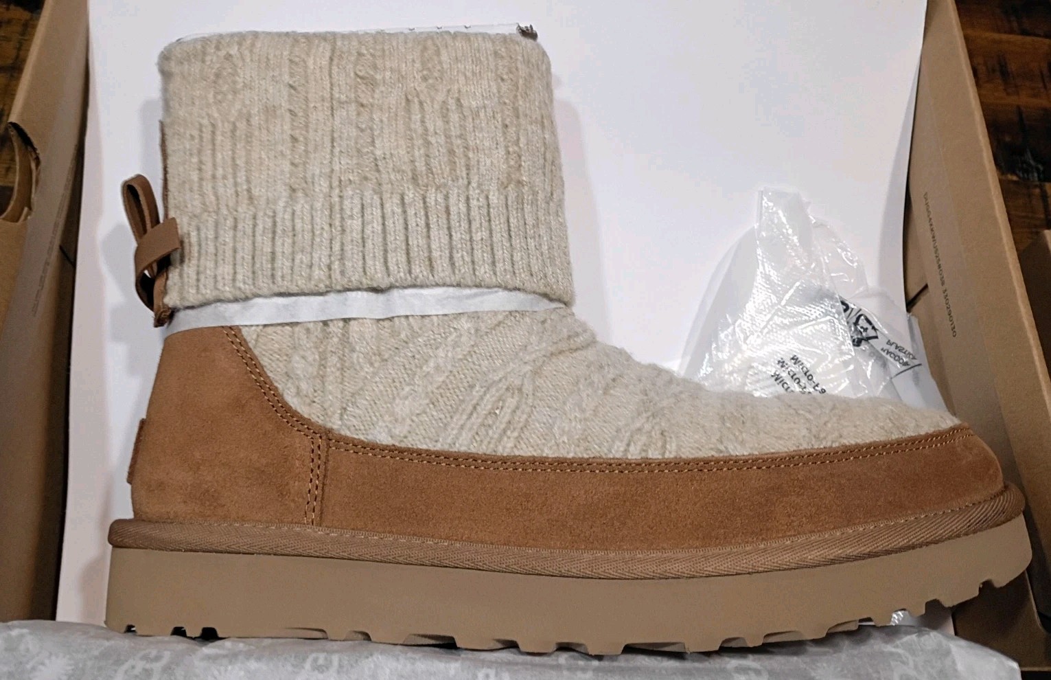 Women’s UGG Classic Mini Cabelle Chestnut Suede/Knit Boot Sz 8.0 UntouchedNewBox