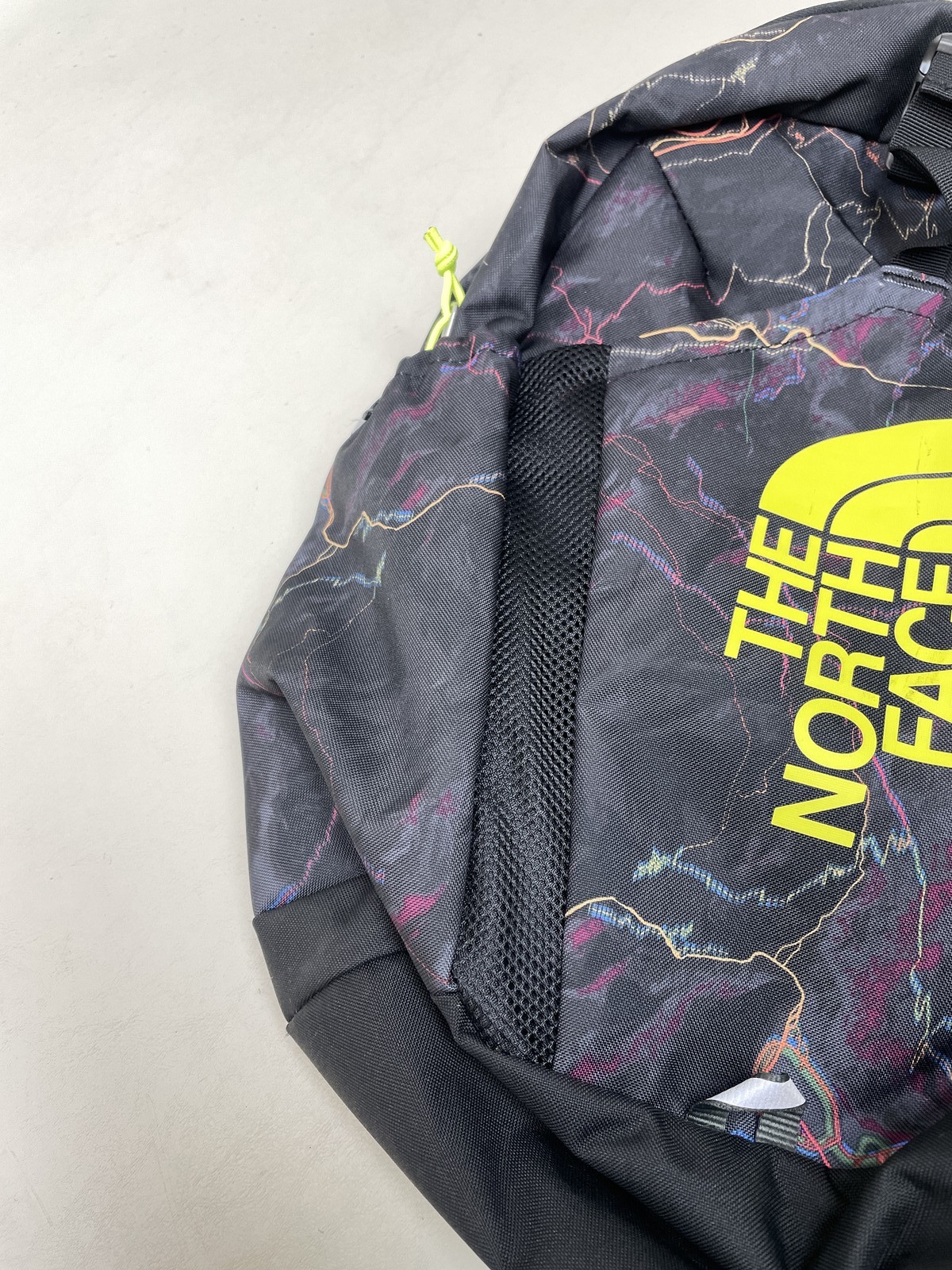 THE NORTH FACE MINI RECON BACKPACK TNF BLACK TRAIL GLOW PRINT / LED YELLOW