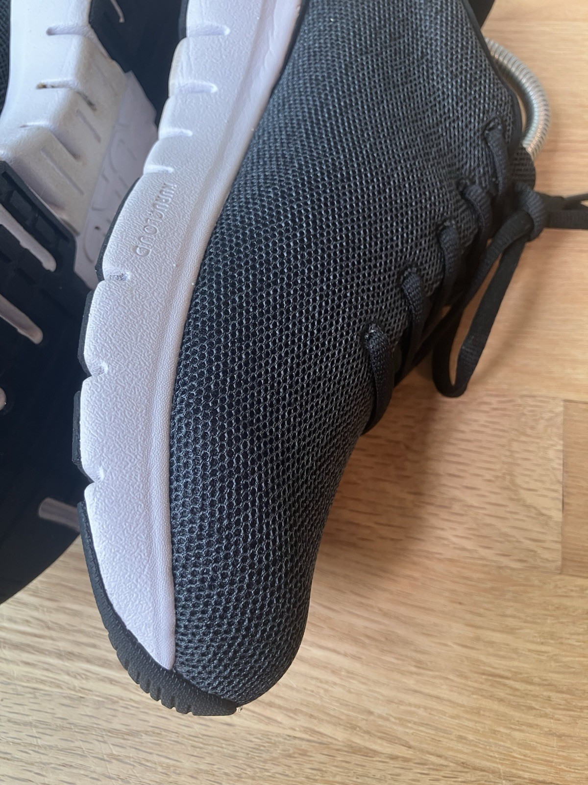 Kuru Flex Via Women’s 8 Wide Sneaker Jet Black White Mesh Lace Up Shoe Running
