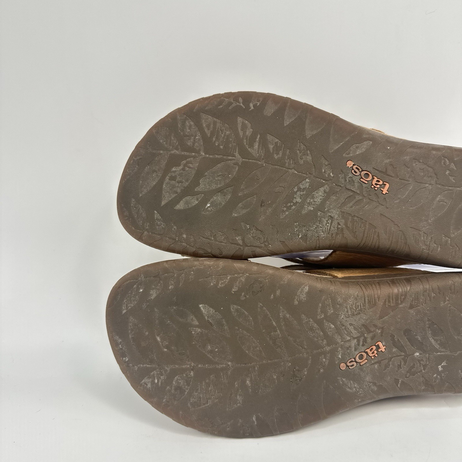Taos Perfect Women 10 Tan Leather Strappy Toe Loop Adjustable Sandal