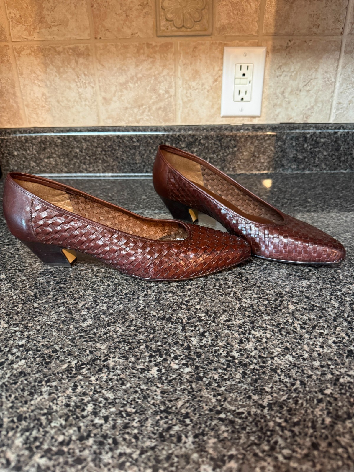 Vintage Leather Craft Leah Brown Woven Leather Pumps Heels Size 9 Made In Brazil