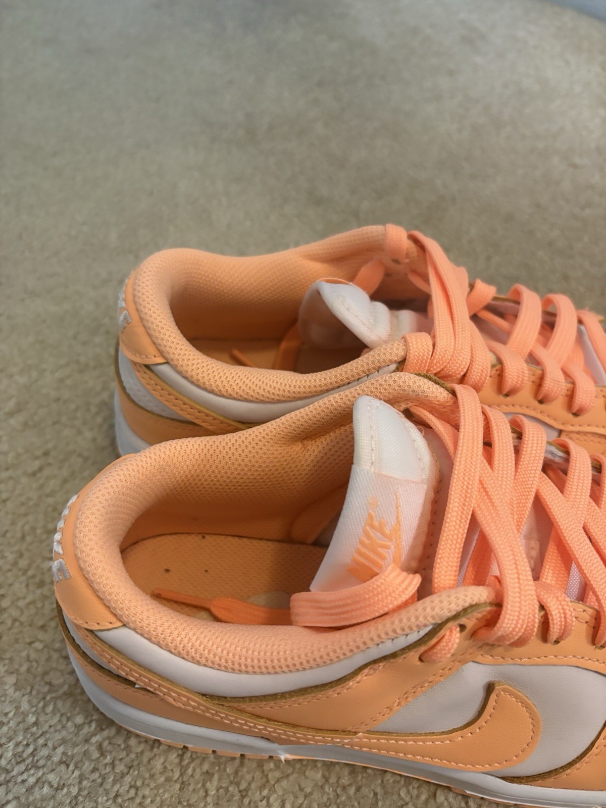 Nike Dunk Low Women’s Peach Size 7.5