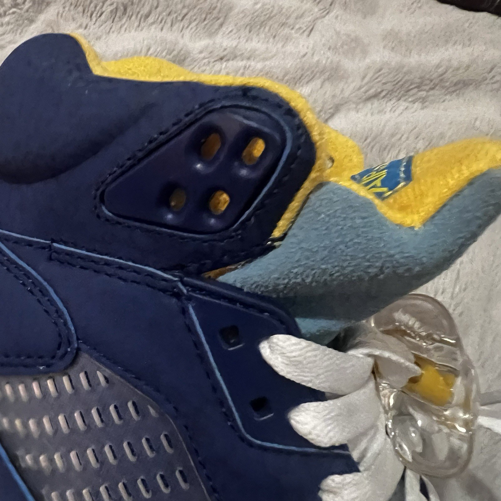 Air Jordan 5 Marquette MU PE Style Navy Yellow Nike Air Sz 7 Custom