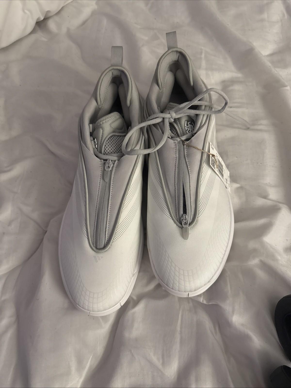 adidas D.O.N. Issue #7 White Grey – JS1299 size 16