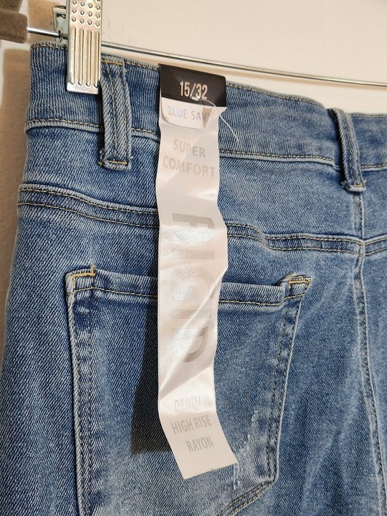 Blue Savvy Distressed Skinny Jeans Size 15/32 NWT