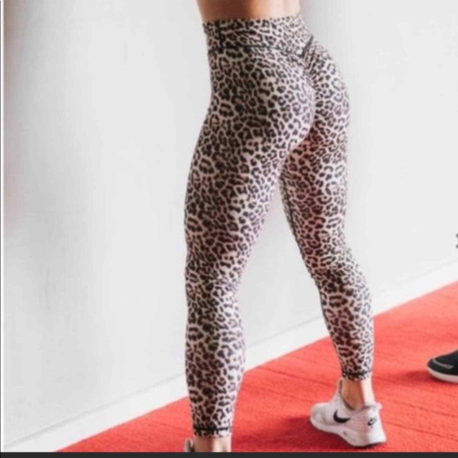 ZYIA Brilliant Scrunchy What High Rise 7/8 Length Leopard Print Leggings Size 20
