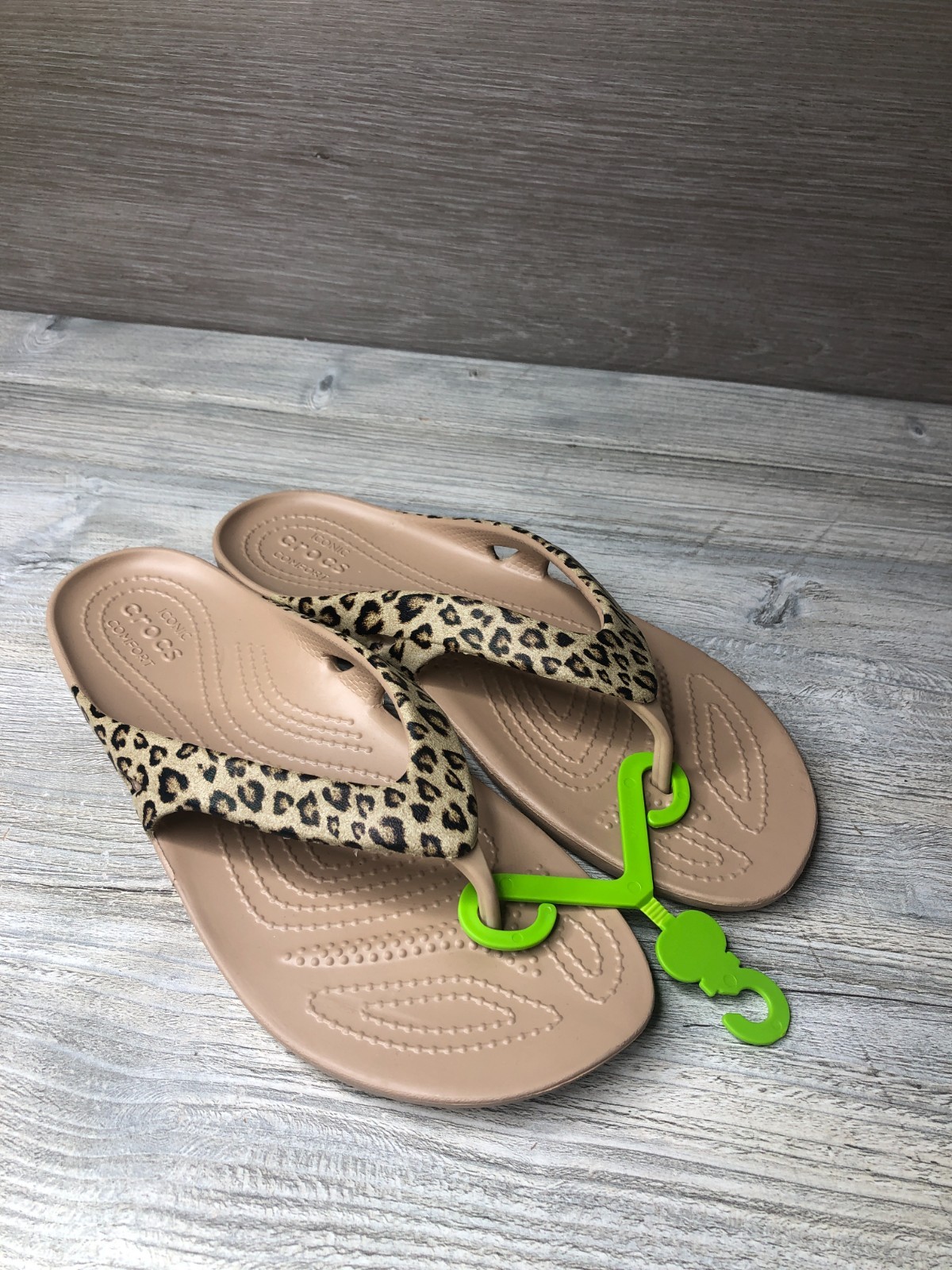 Crocs Kadee II Leopard Flip Flops Tan Women Size 8 Animal Print 206398-98R NEW
