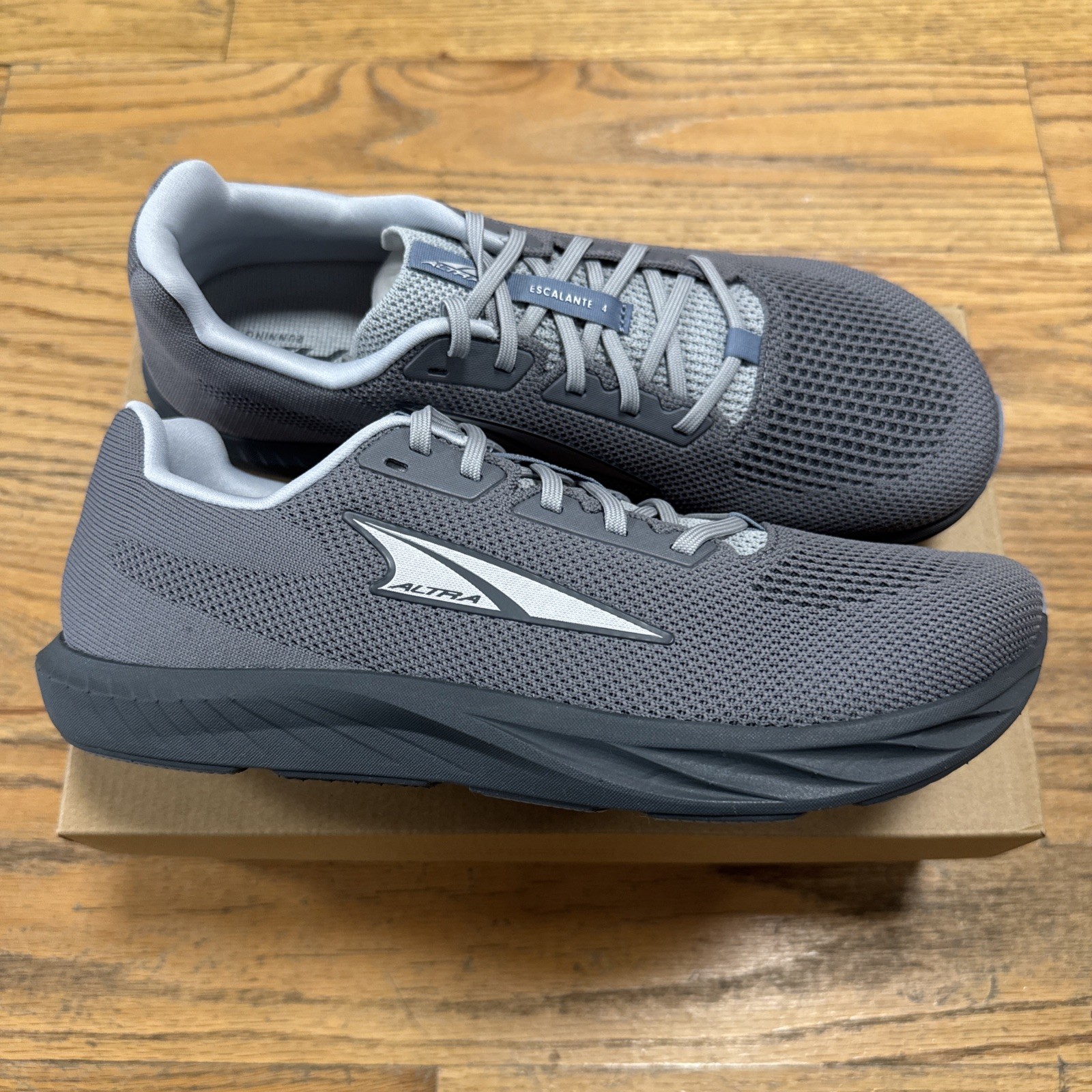 Altra Escalante 4 – Dark Shadow – Men’s 8.5 US (New)