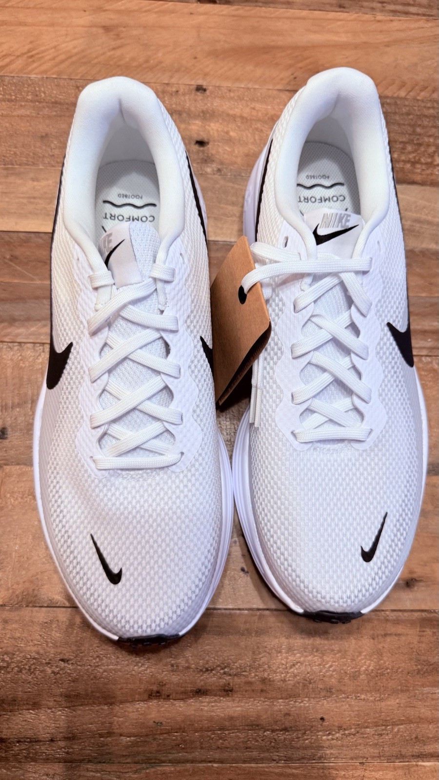 Size 8 – Nike Revolution 8 White Pure Platinum Black