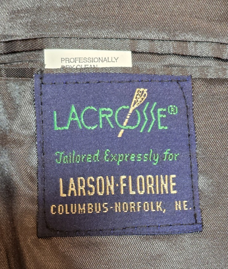 LaCrosse Larsón Florine Mens 48R 42×29+ 2 Pc Charcoal Pinstripe Suit USA Vintage