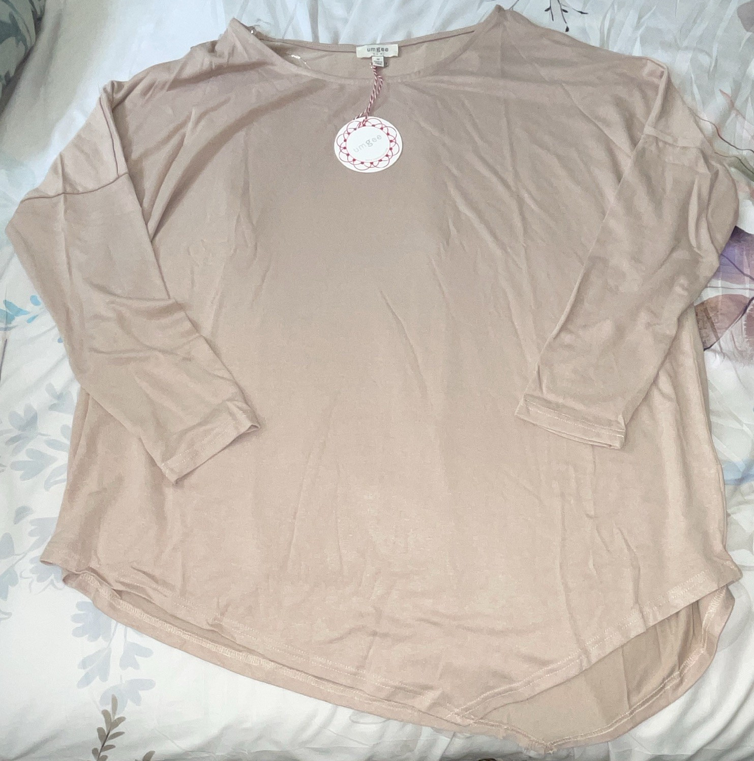 Umgee Women’s Beige Solid Round Neck Pullover Knit 3/4 Sleeve Top M Regular