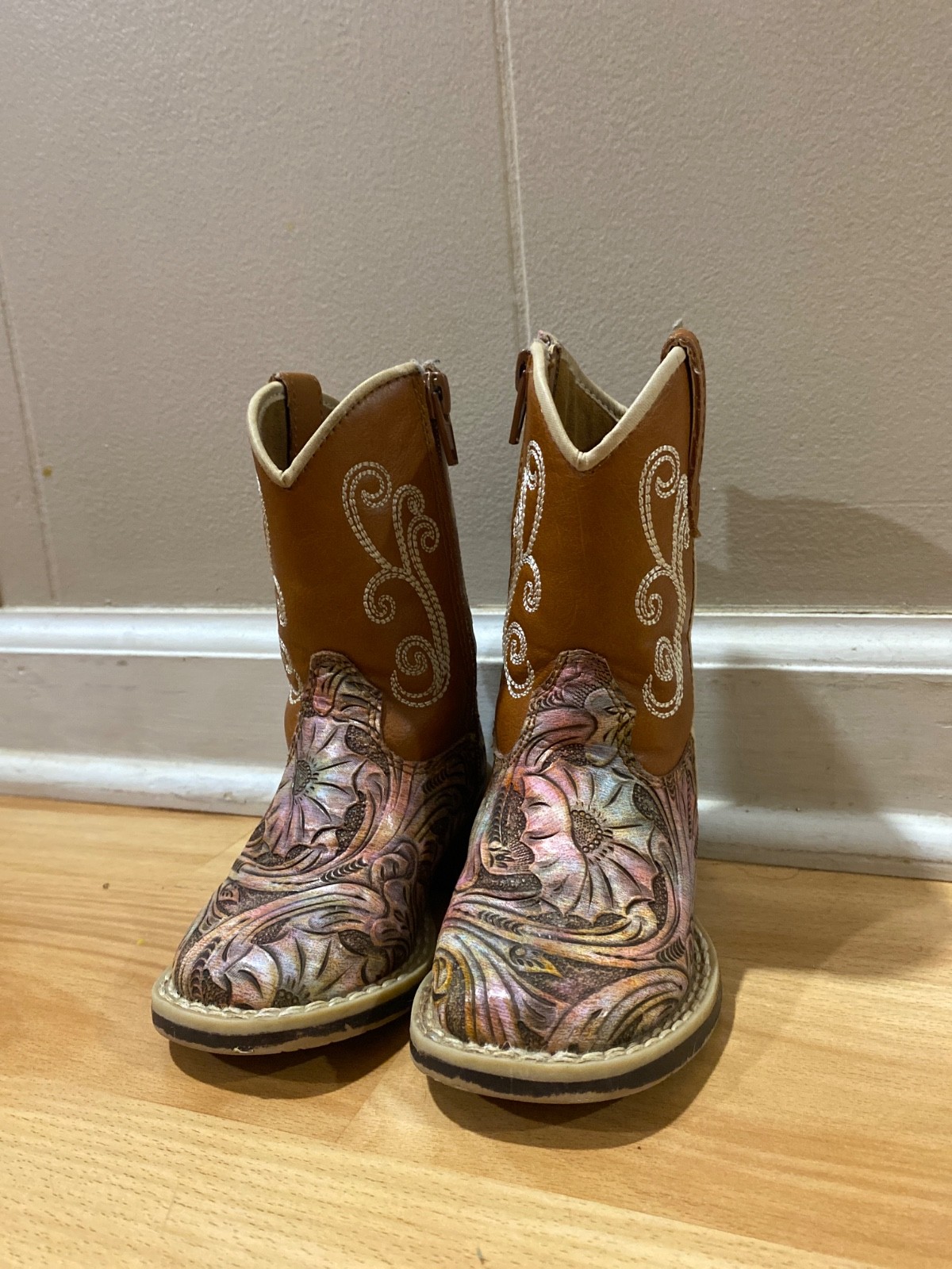 Slightly Used Twister Cowgirl Boots Toddler US Size 4 in great condition!
