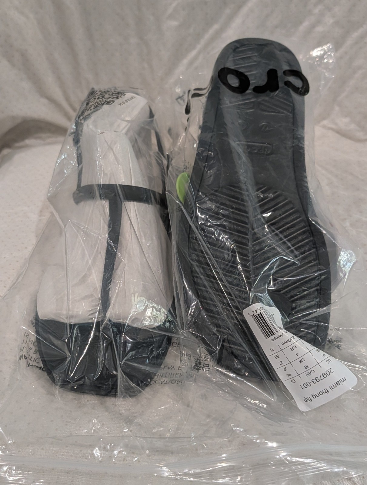 Crocs Miami 209793-001 Sandals Womens 6 Black Square Toe Thong Flip Flop