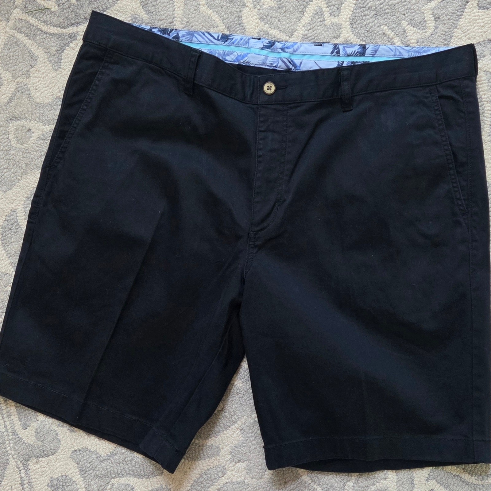 Tommy Bahama Chino Shorts sz 40 Dark navy blue or Black 9″ long