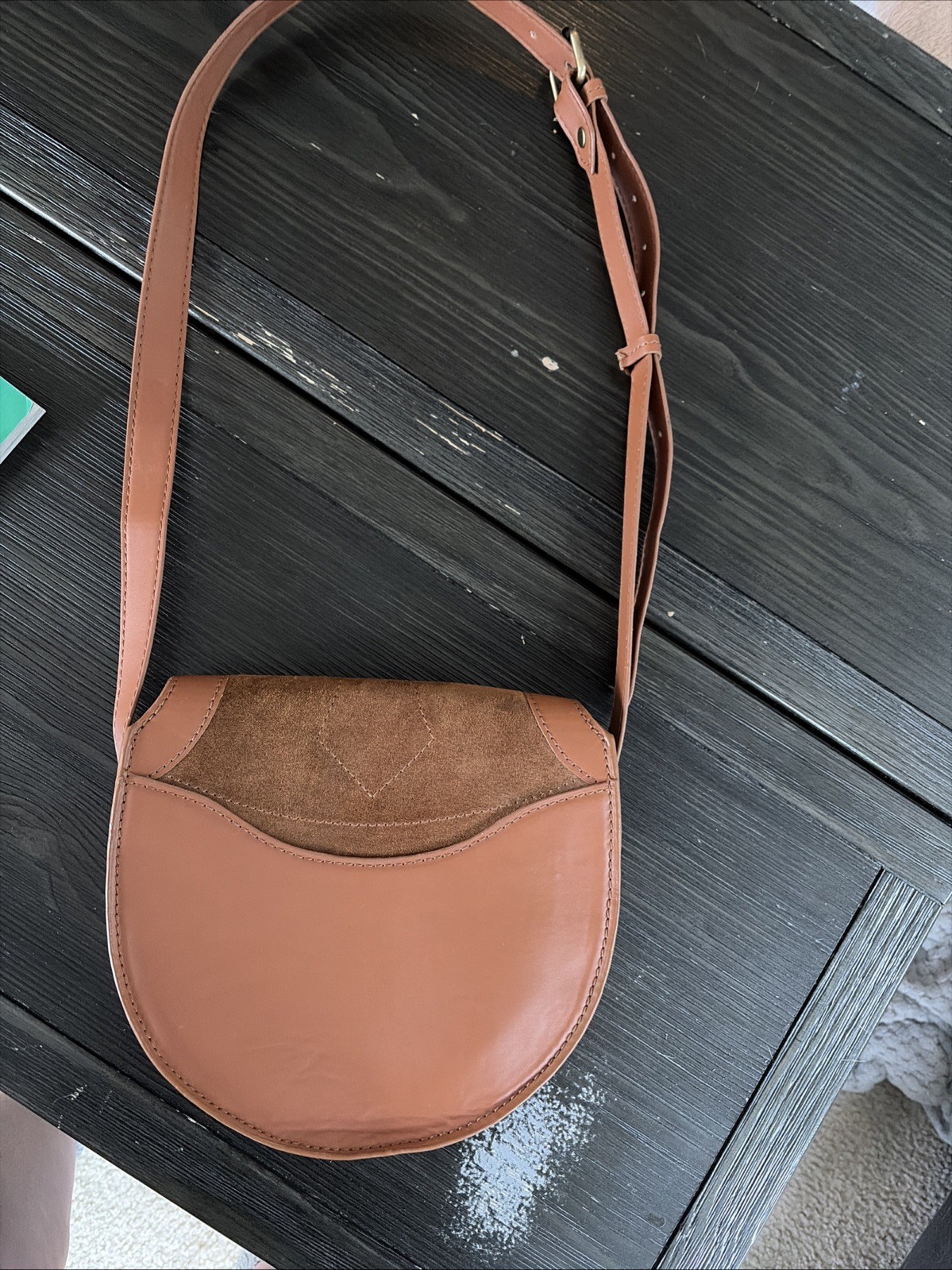 AMERICAN EAGLE small shoulder purse, cow leather, magnetic closure, good cond