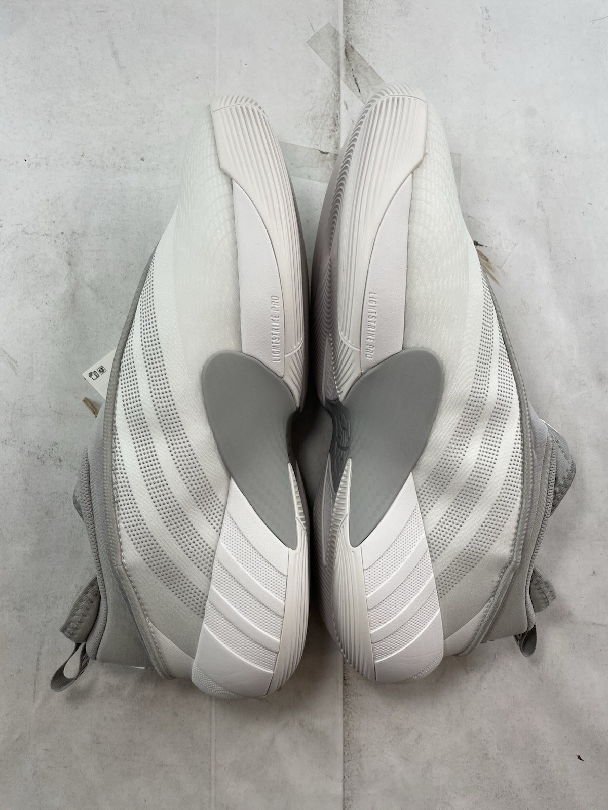 Adidas D.O.N. Issue 7 Basketball Men’s 8.5 White Sneakers Athletic Shoes JS1299