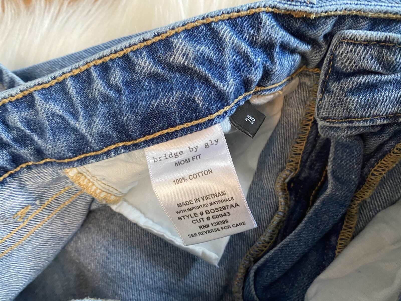 Bridge by Gly Denim Blue Jeans Light Wash Distressed High Rise Mom Fit Sz 28