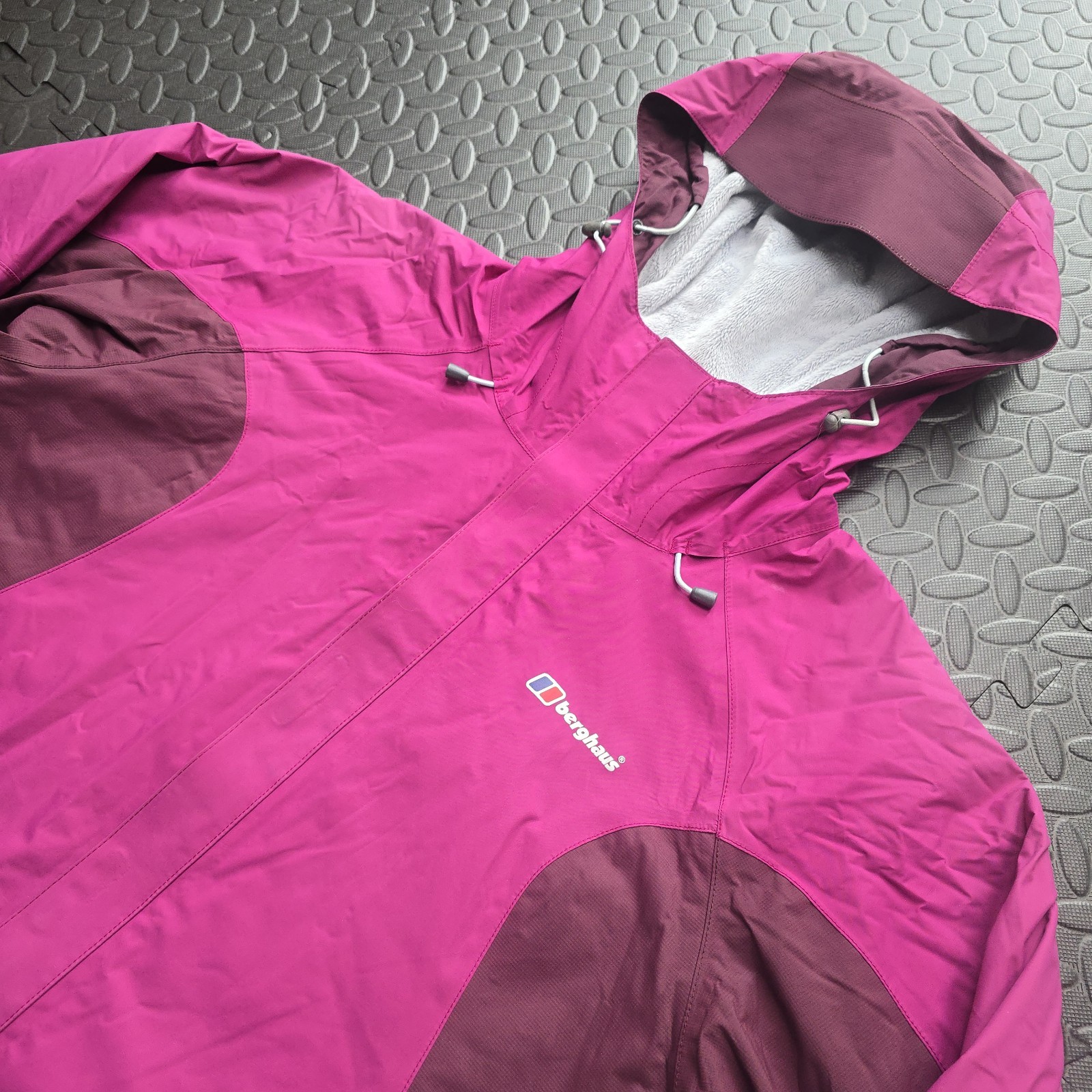 Berghaus AQ2 Waterproof Womens Jacket Lined Size UK 16 Outdoor Walking Hiking