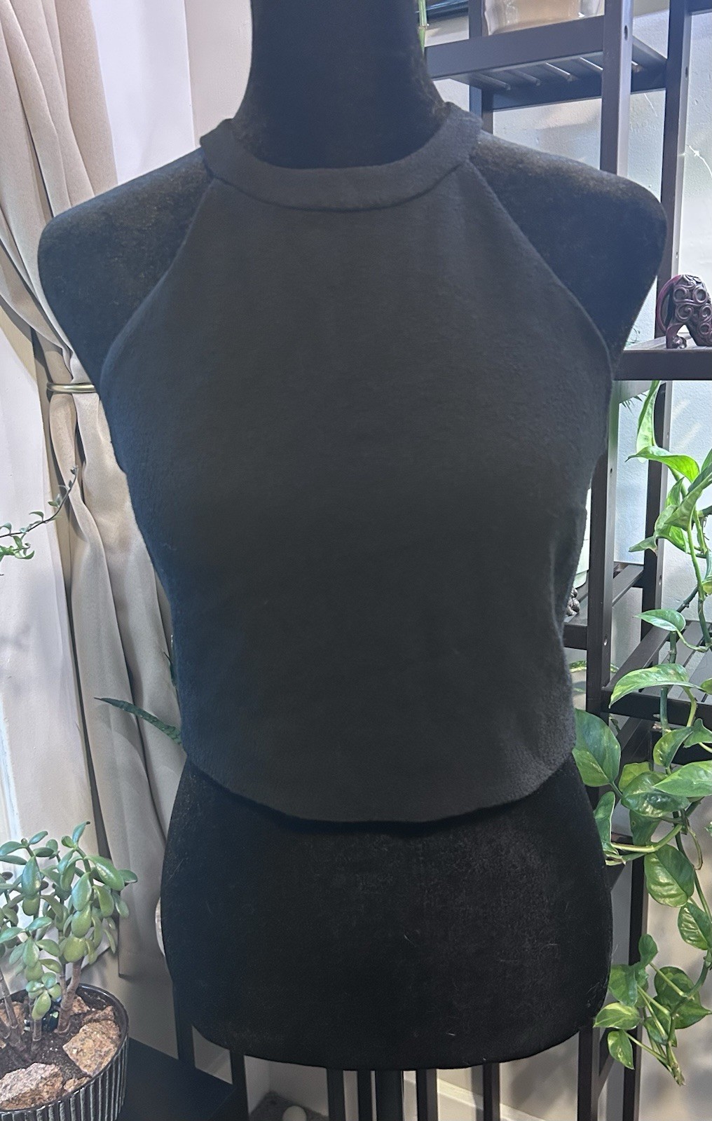 A.L.C. Women’s Black Sleeveless Mock Neck Cropped Knit Button Back Top Size 0