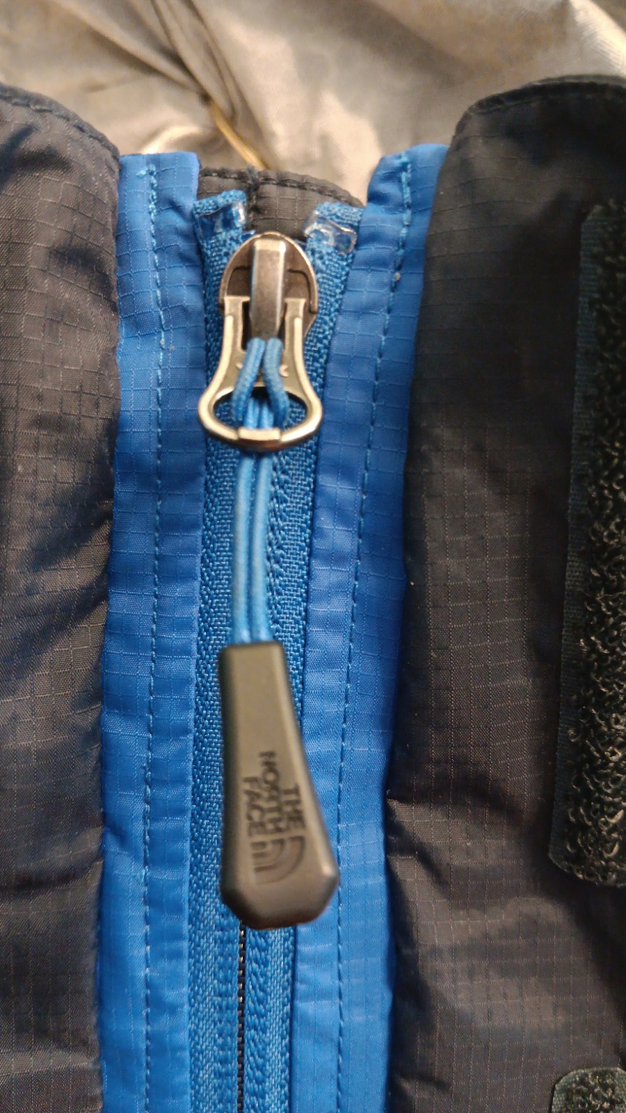 Mens The North Face Two Block Rain Jacket Hyvent 2.5L Size XL Blue & Navy