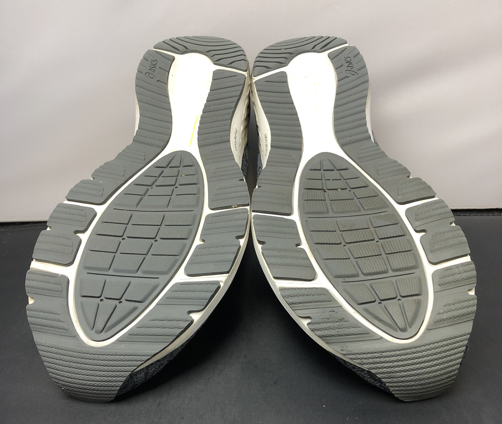 ASICS Roadhawk 1011A255 Running Race Gym Shoes Mens Size 10.5 Fast Ship