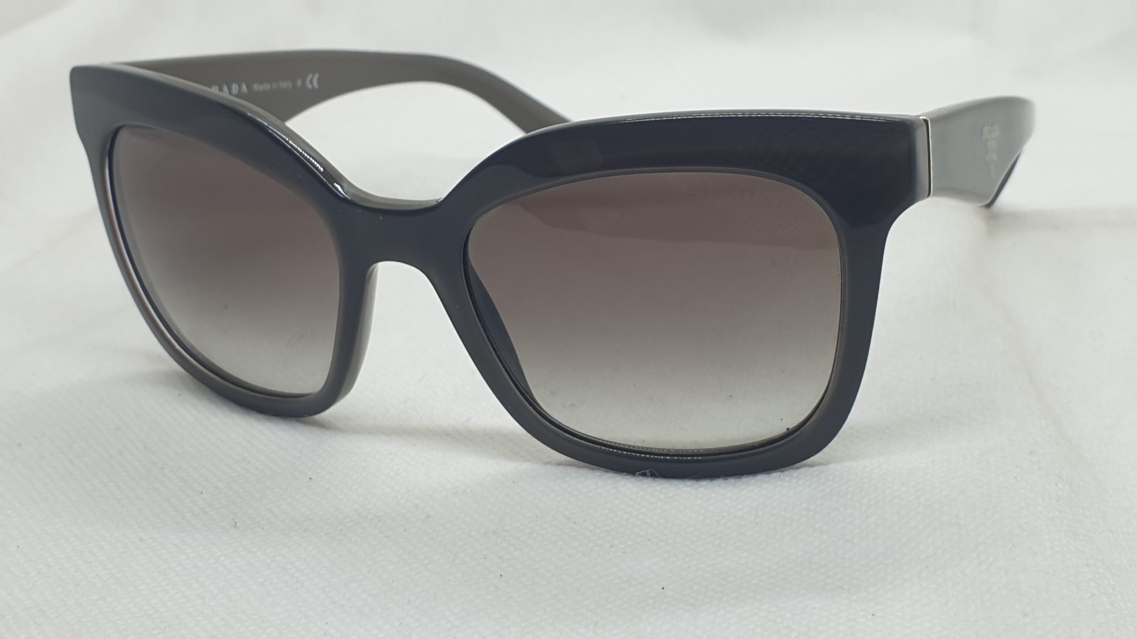 Prada SPR 24Q UAM-0A7 Sunglasses. Made in italy