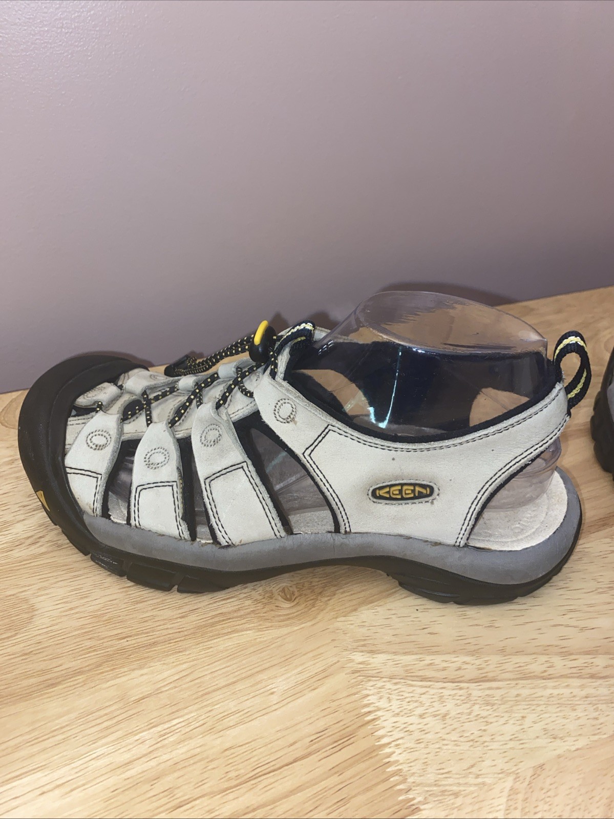 EUC KEEN Newport Women US 10.5 Neutral Hiking Waterproof Leather Beach Sandals