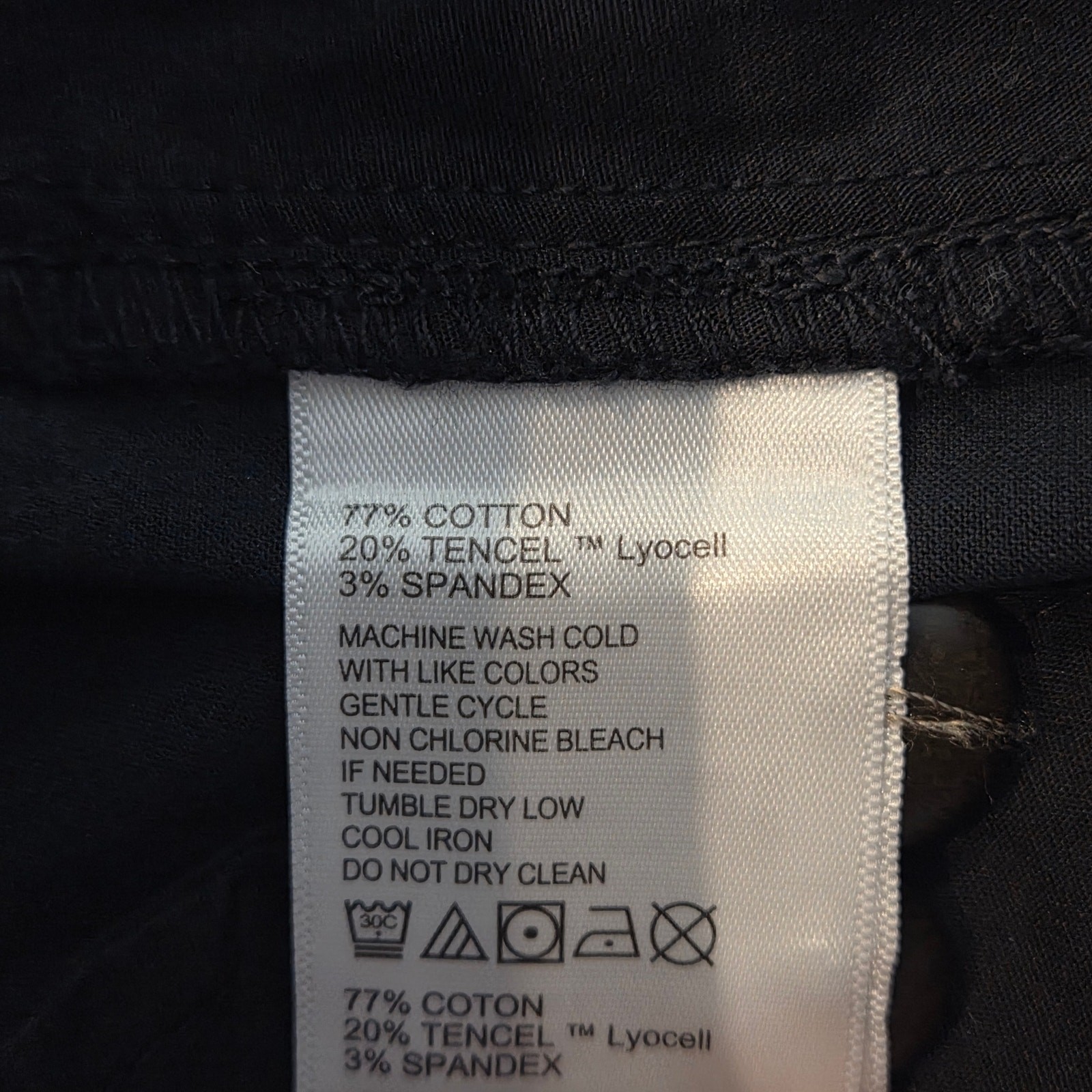 Tommy Bahama Chino Shorts sz 40 Dark navy blue or Black 9″ long