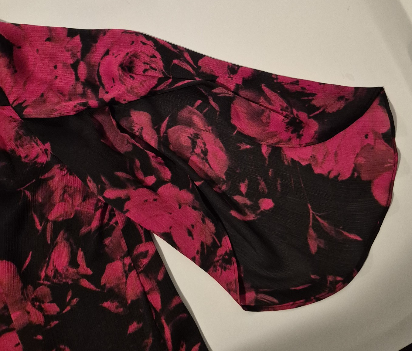 ALYX Womens Large Black Red Floral Semi Sheer Crinkle Blouse Bell Sleeve Top