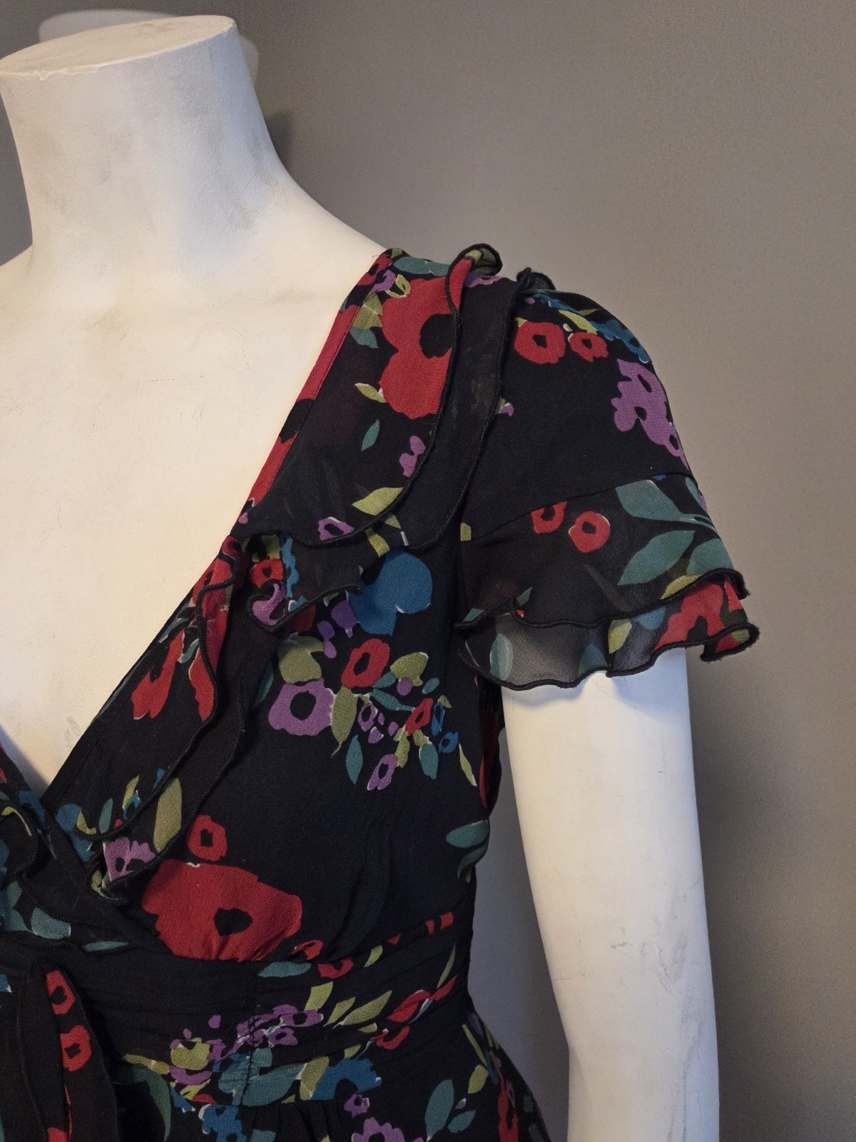 Nanette Lepore Black Floral Silk Ruffle V-Neck Flutter Sleeve Blouse Top 8