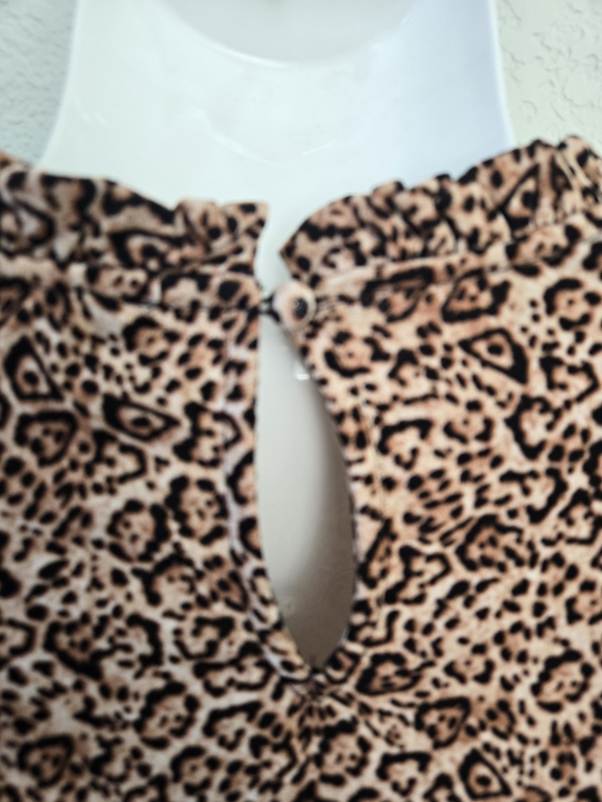 CeCe Women’s 3X Brown Black Leopard Knit Ruffle Keyhole Puff Sleeve Blouse