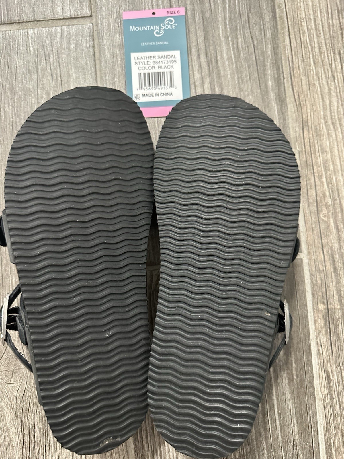 New In Box Mountain Sole Women’s Birk-Style Slip-On Sandals in black leather