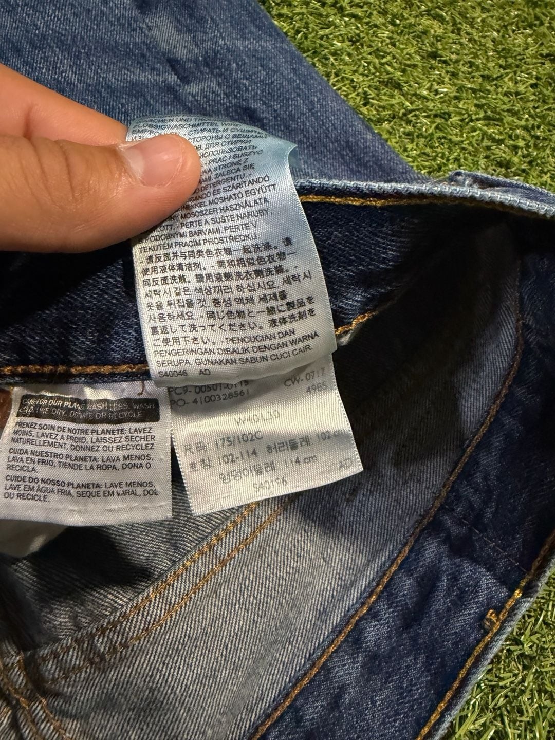 Baggy Levi’s 501 Original Fit Button Fly Denim Jeans