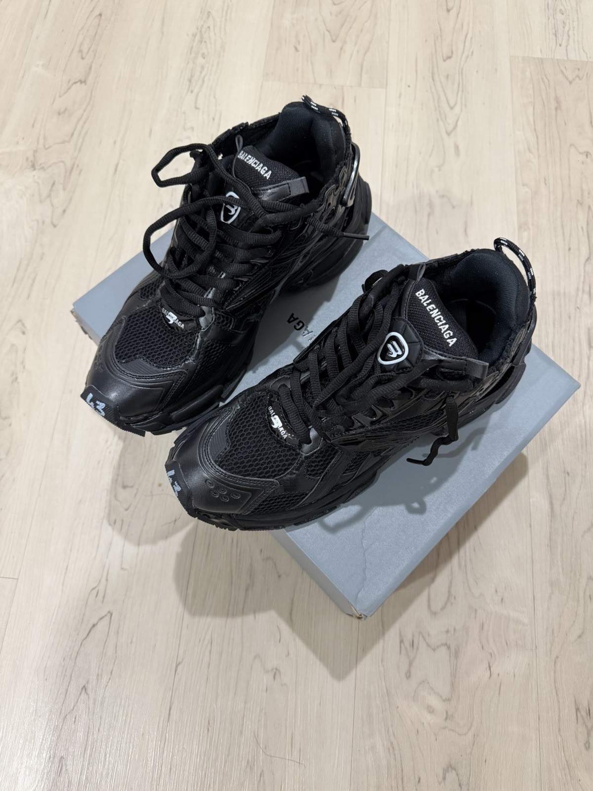 Balenciaga Runner Sneaker Men’s Black Mesh Athletic Style 677403-W3RA9-1000