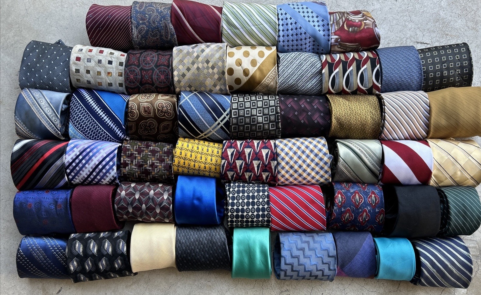 Lot of 35 All Silk Mens Neckties Quilt Patchwork Craft Repurpose Mix Patterns