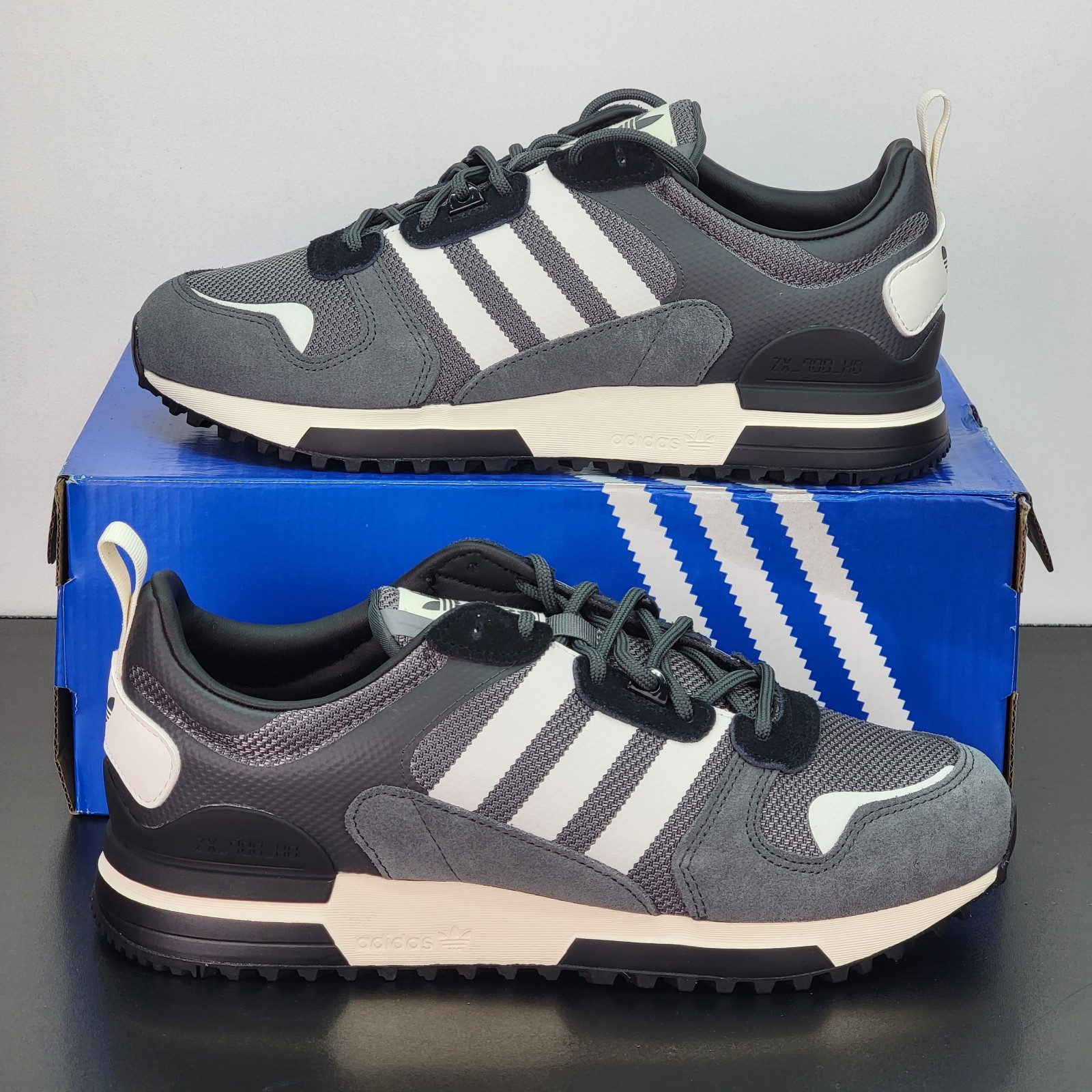 Adidas ZX 700 HD Men’s Size 9 Athletic Shoes Gray Black Casual Footwear Sneakers