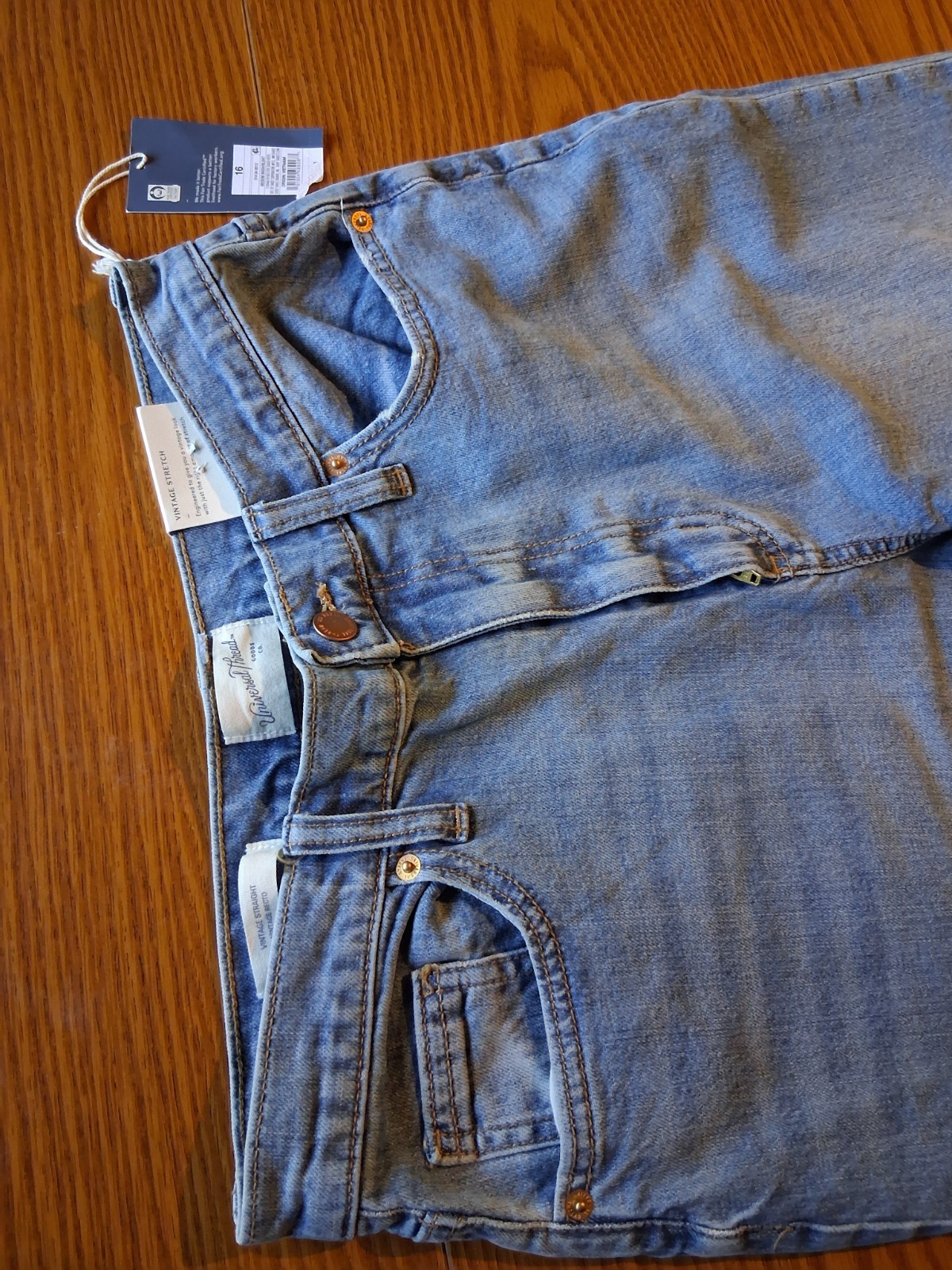 Universal Thread Women’s Jeans Size 16 33R Vintage Straight